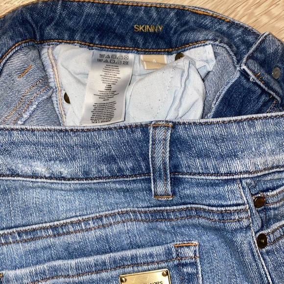 Michael Kors Minimal Rip Jean ☆ - Picture 4 of 5